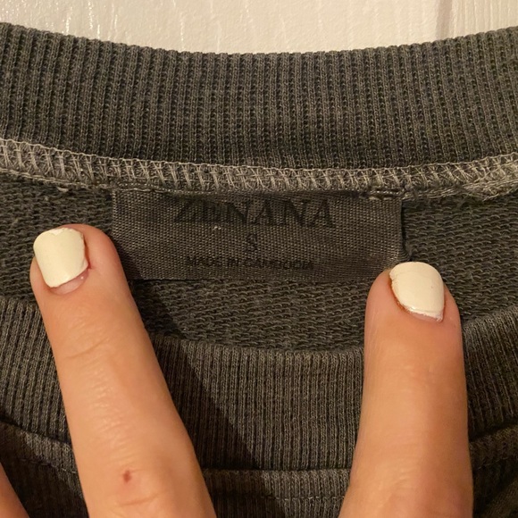 Silver Icing “Everyday Casual Pullover” by Zenana
Size Small New without tags - Picture 3 of 4